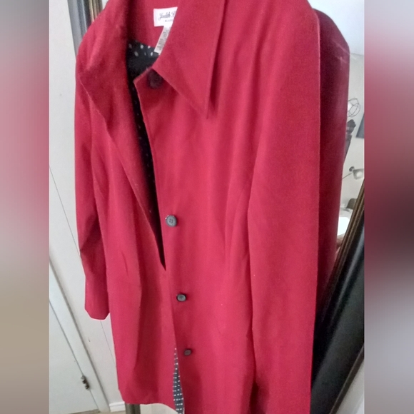 Judith Hart Collection Coat - Picture 5 of 10